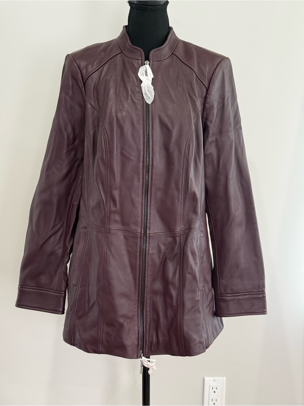 D&Co L Like New Burgundy Leather Zip-Front Jacket 827